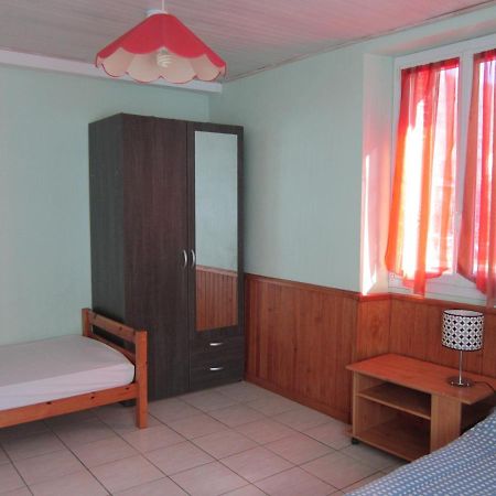 Appartement Rdc Maison De Village Savignac-les-Ormeaux Luaran gambar