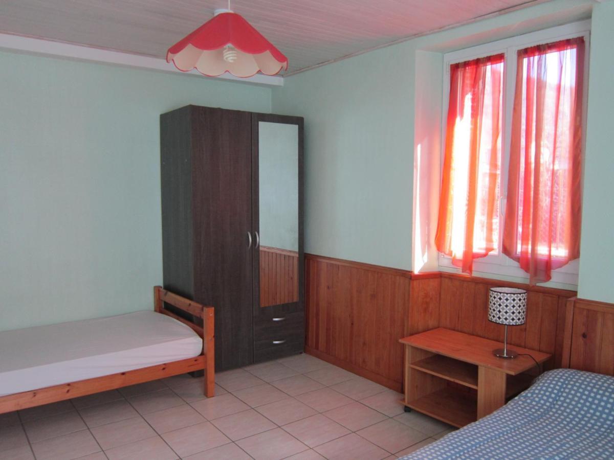 Appartement Rdc Maison De Village Savignac-les-Ormeaux Luaran gambar